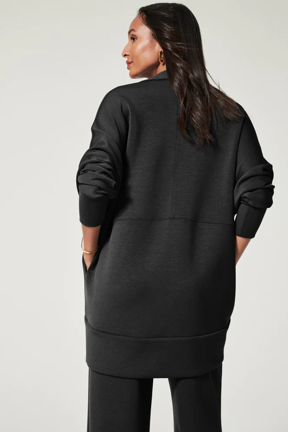 AirEssentials Cocoon in Black