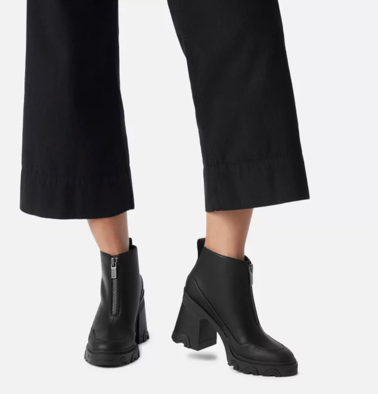 Brex Heel Zip in Black