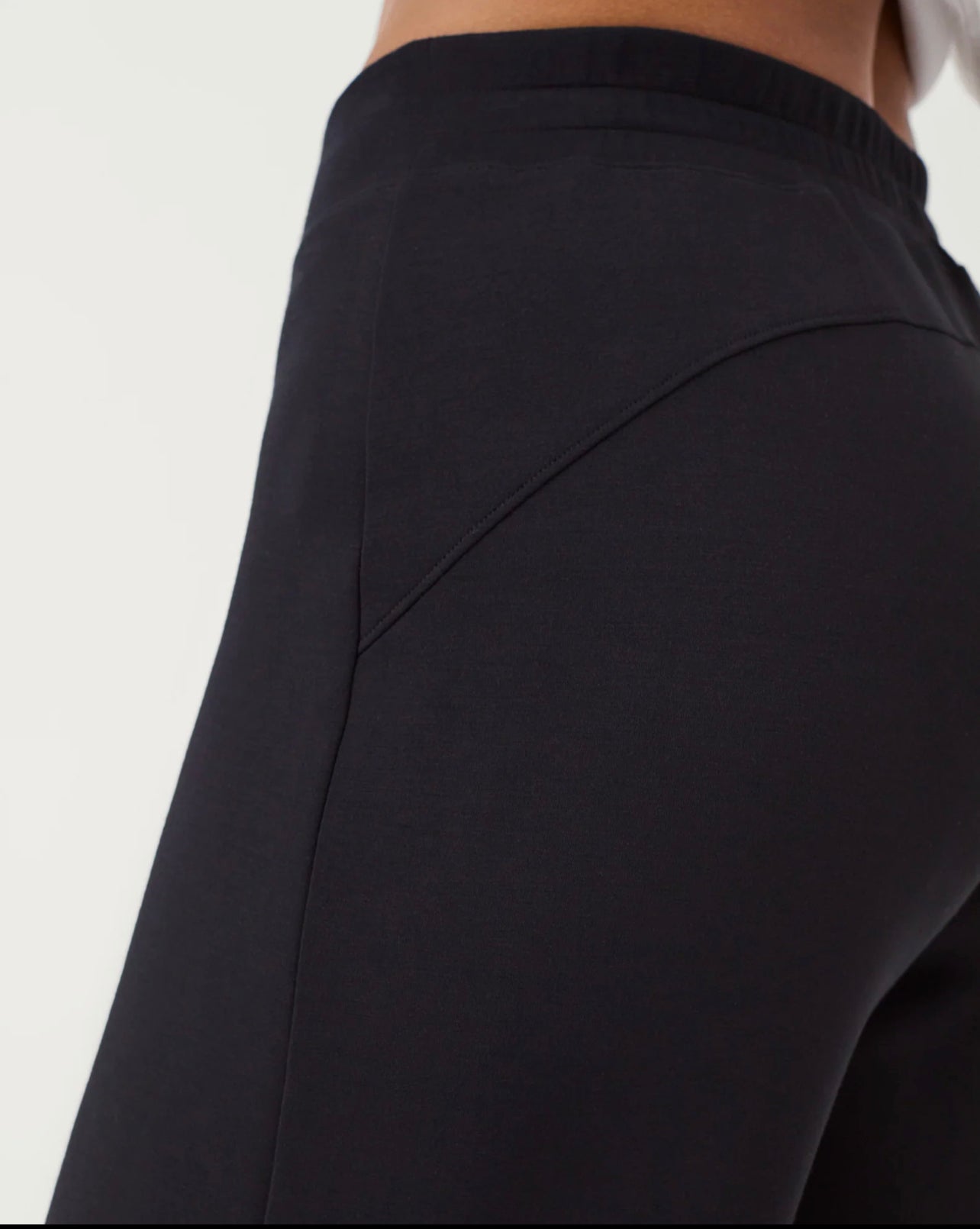 Air Essentials Wide Leg Pant Black
