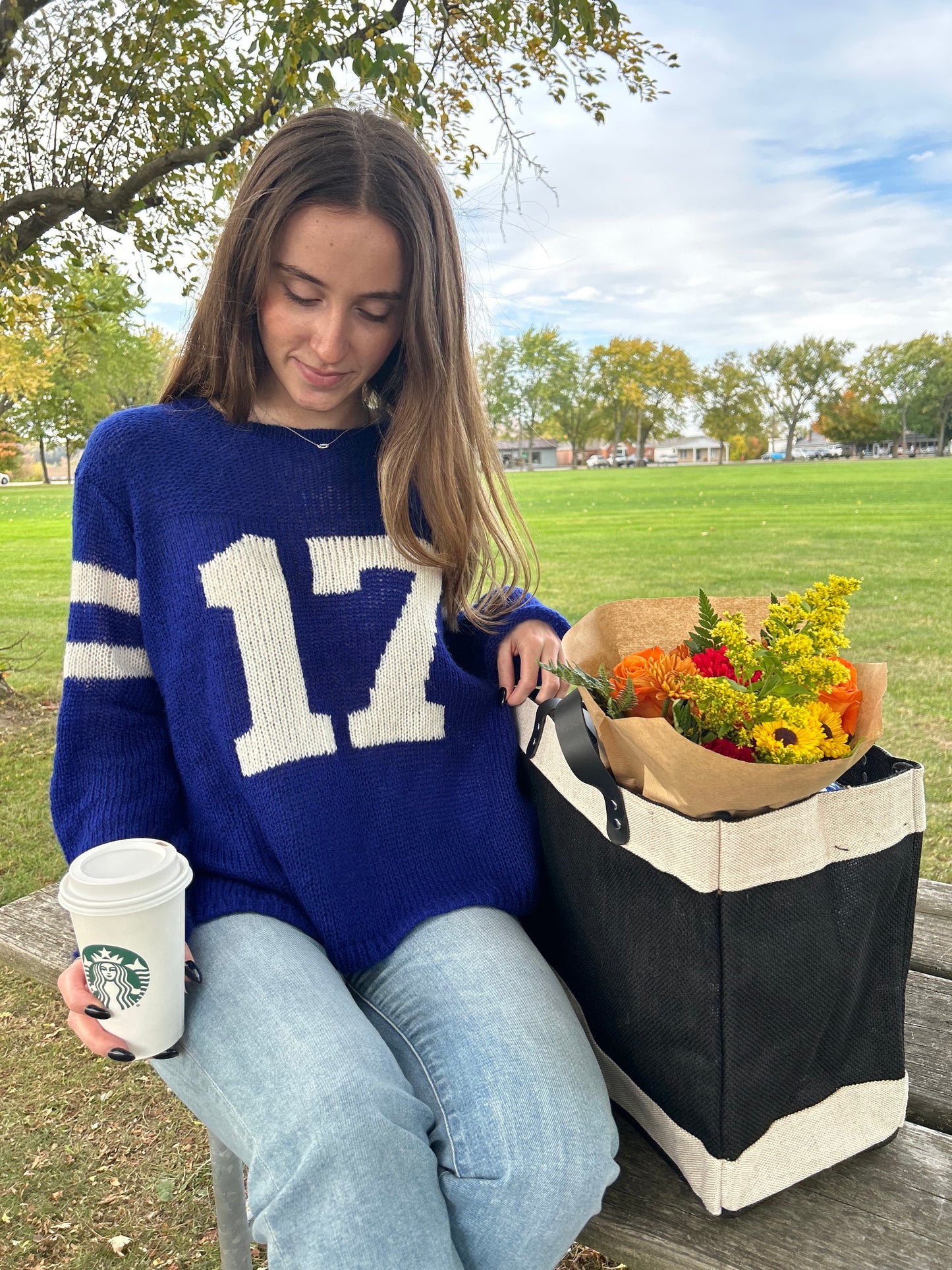 17 Crew Sweater