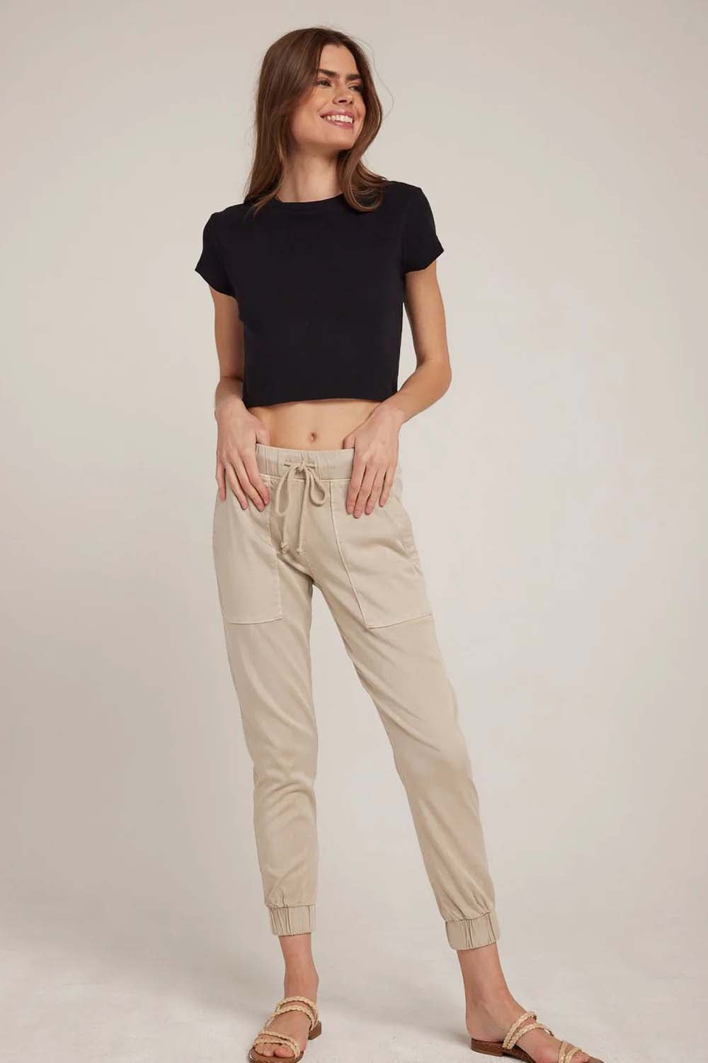 Pocket Jogger in Soft Tan