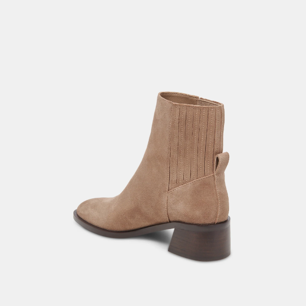 Linny Boot in Truffle