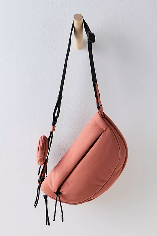 Hit the Trails Sling Bag Dust Rose