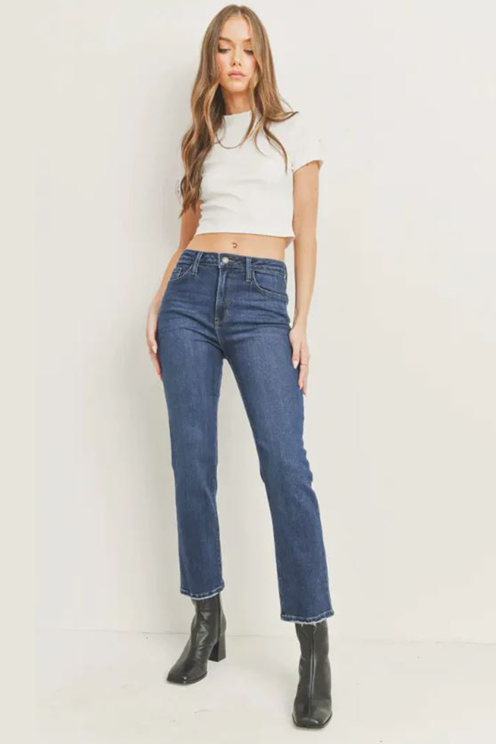 Hem Distressed Slim Straight in Dark