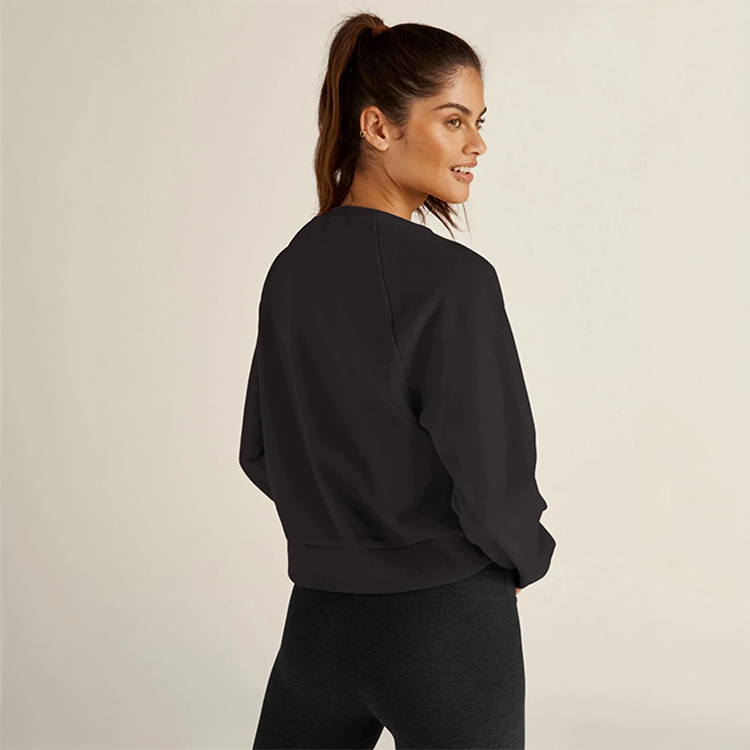 Uplift Cropped Pullover in Black Heather