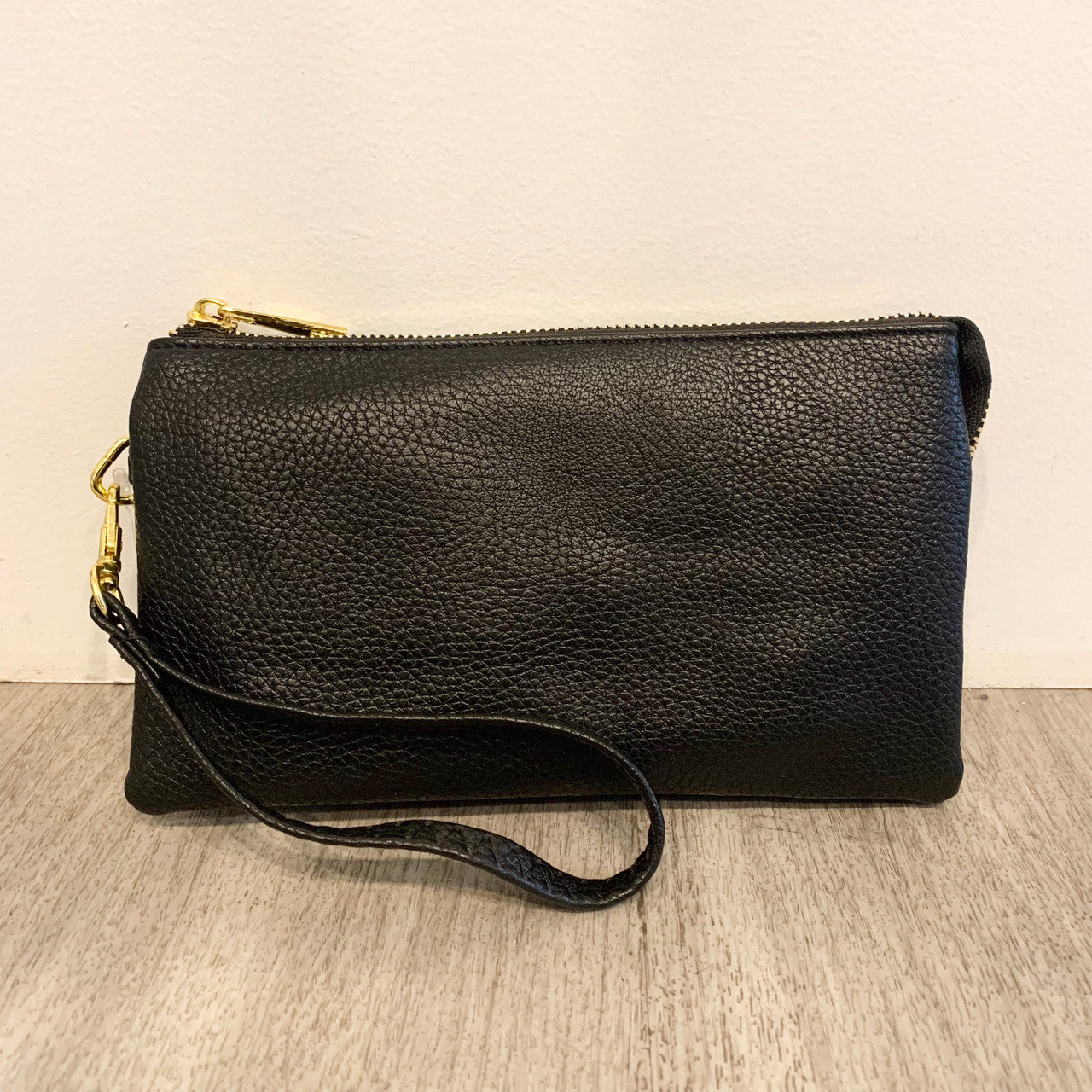 Perfect Core Clutch in Black