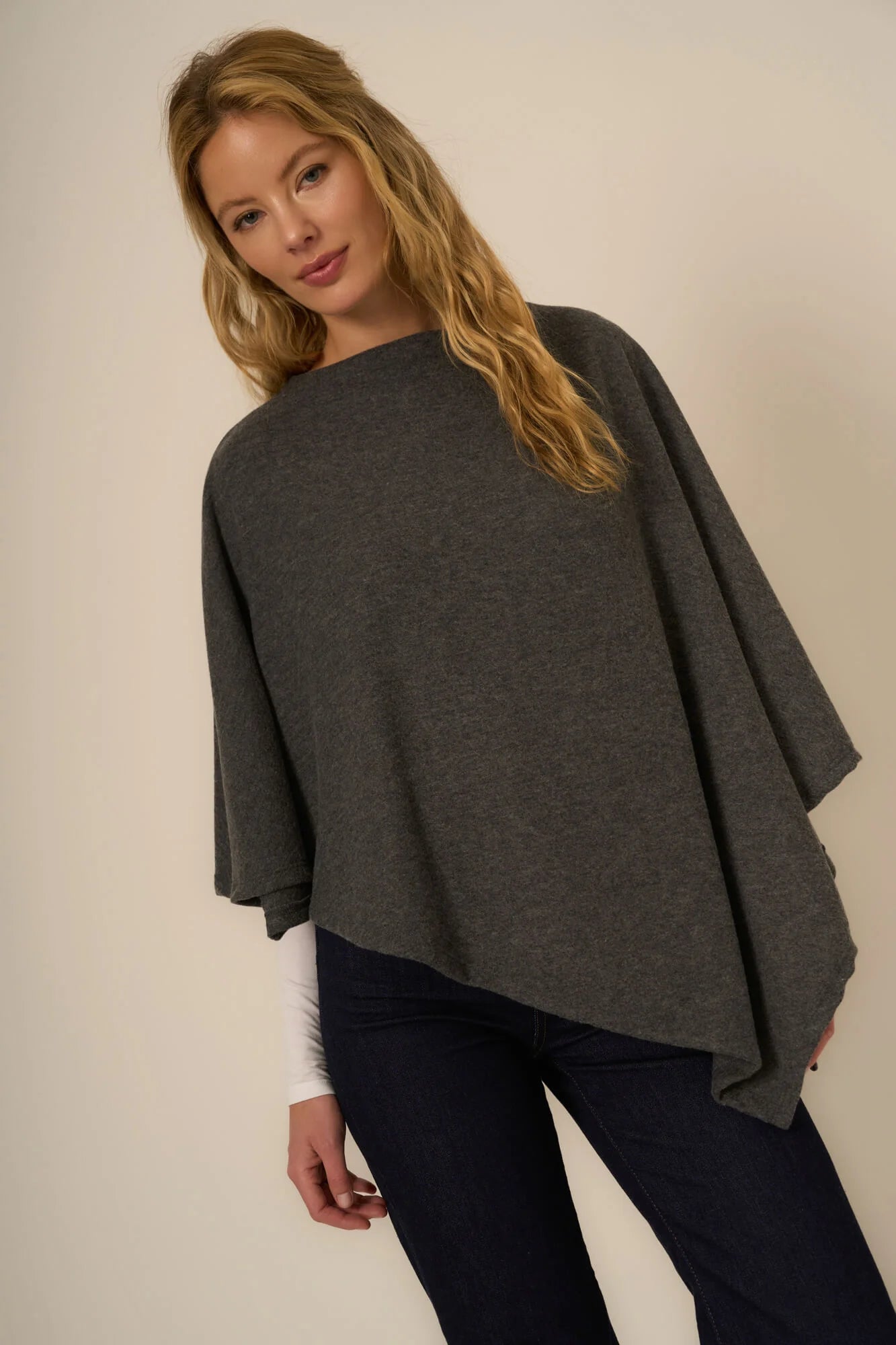 First Rodeo Brushed Poncho charcoal