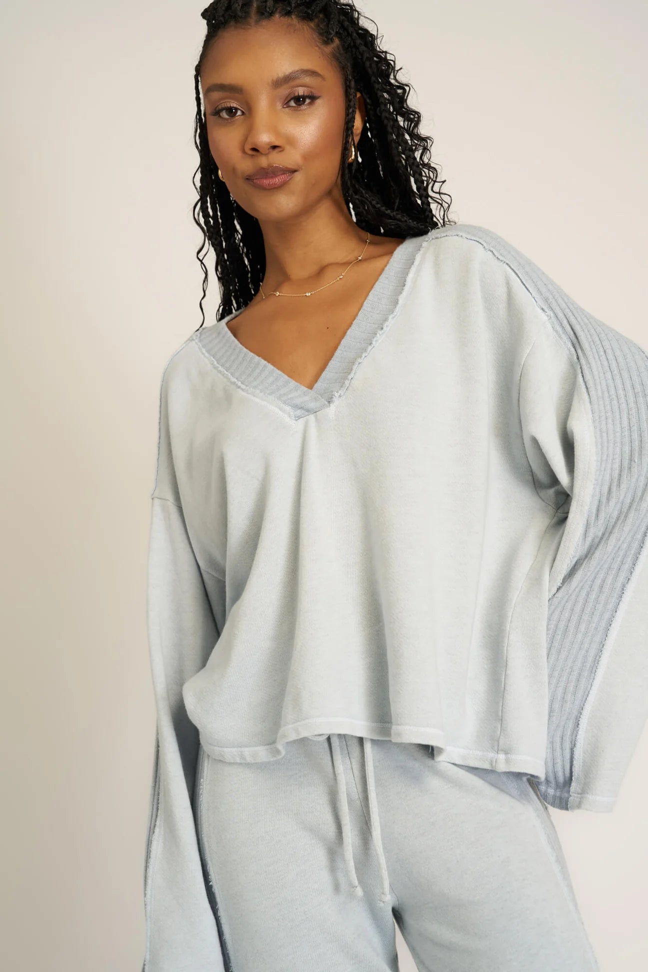 Get Ready Mixed V-neck Pullover
