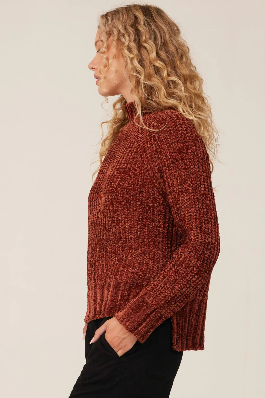 Turtle Neck Sweater in Autumn Amber