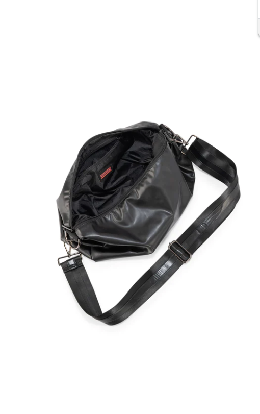Ollie Sling Bag in Solo